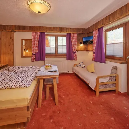 Haus Erbhof Pensionat 3*